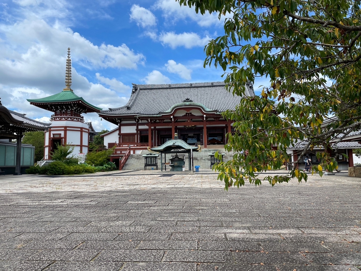 愛知県岡崎市にある車のお祓いで有名な一畑山薬師寺