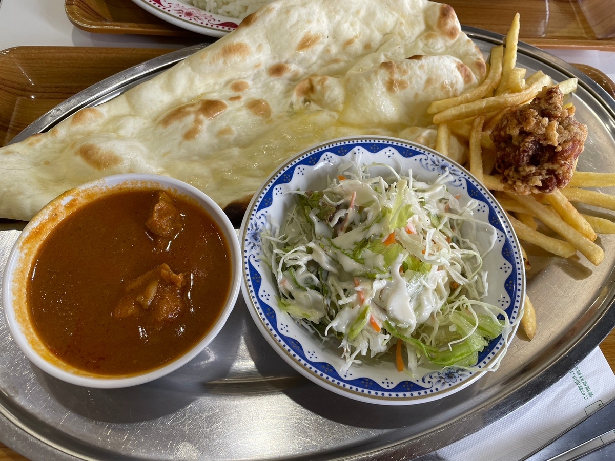 赤ちゃんや子ども連れでランチができる大府市のリソラ大府のフードコートに入っている本格チキンカレー専門店「チキンカリーズ」の大人のキッズセット