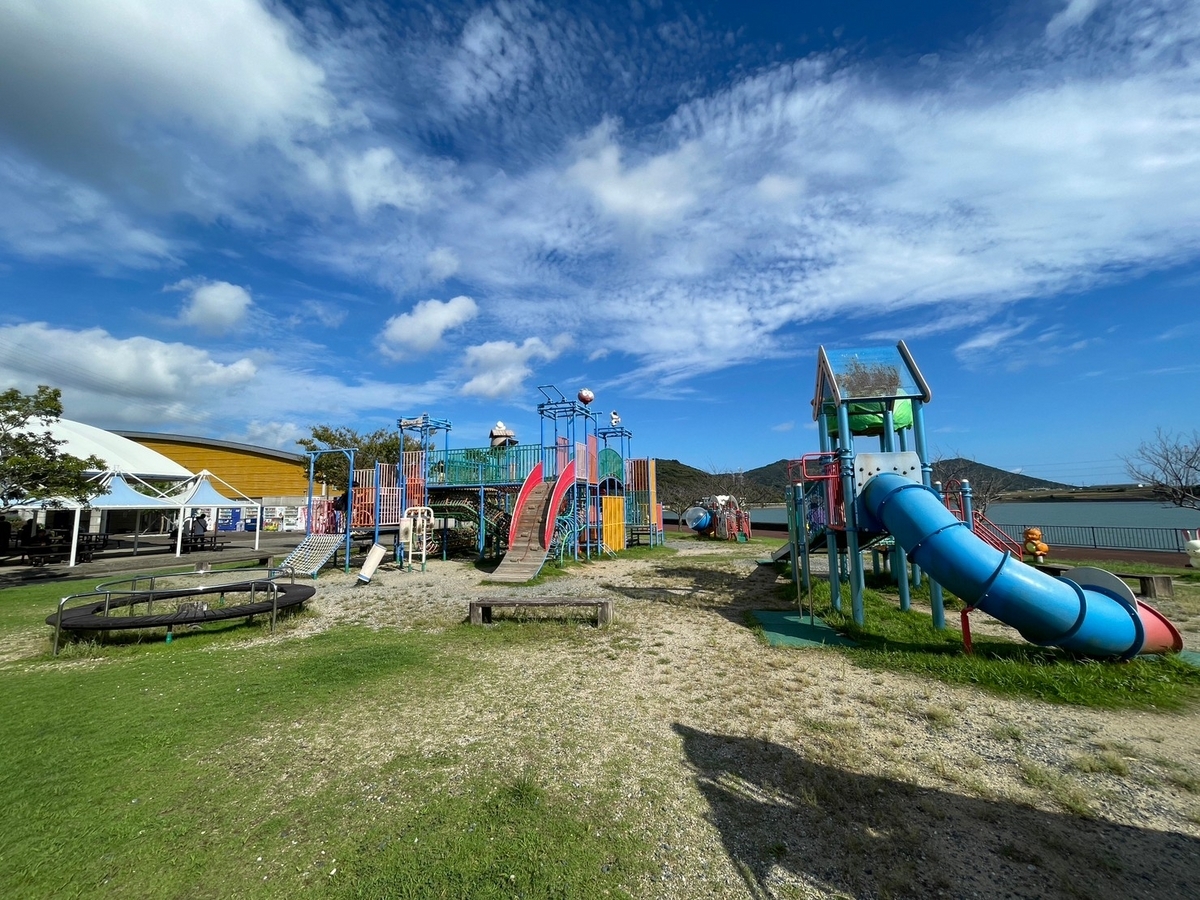 愛知県田原市にある子どもが遊べる遊具や動物と触れ合える農業体験公園「サンテパルクたはら」の野菜の遊園地