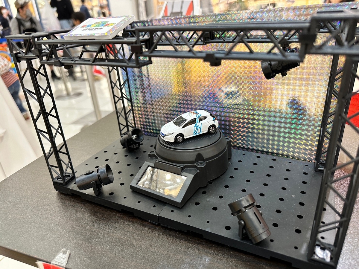 白いトミカに好きな絵がかけるワークショップ「ホワイトトミカ」の作品