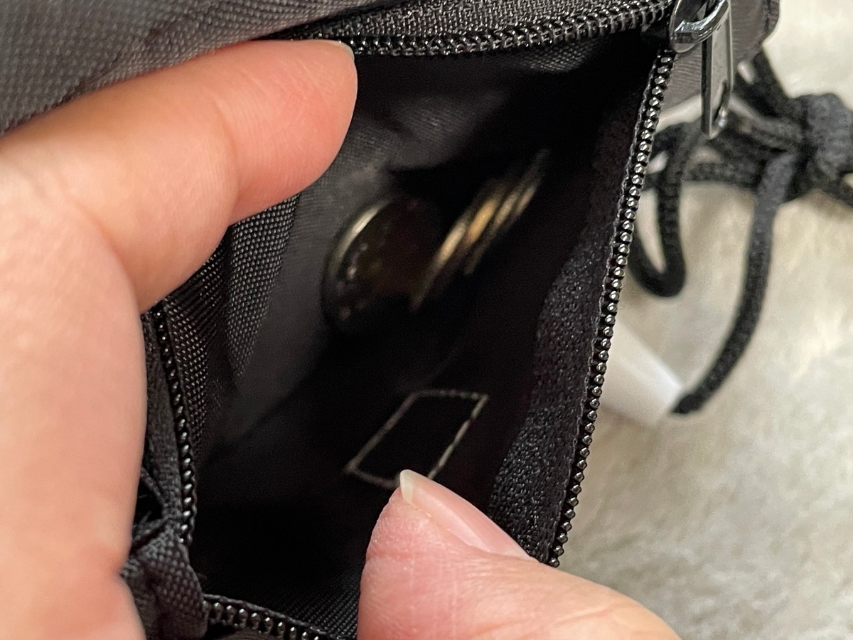 トミカのミニおでかけウォレットの小銭入れ