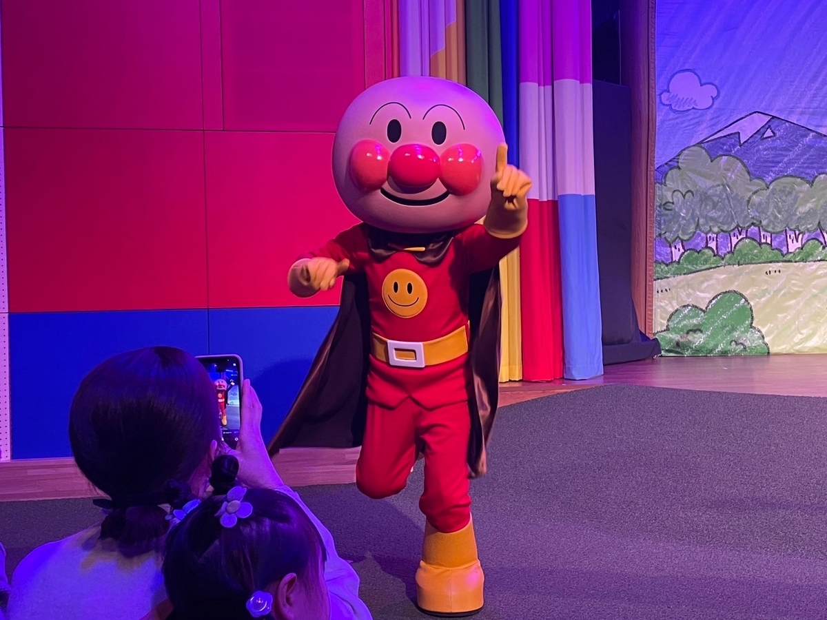 三重県桑名市にあるアンパンマンミュージアム名古屋のやなせたかし劇場の座席からの見え方