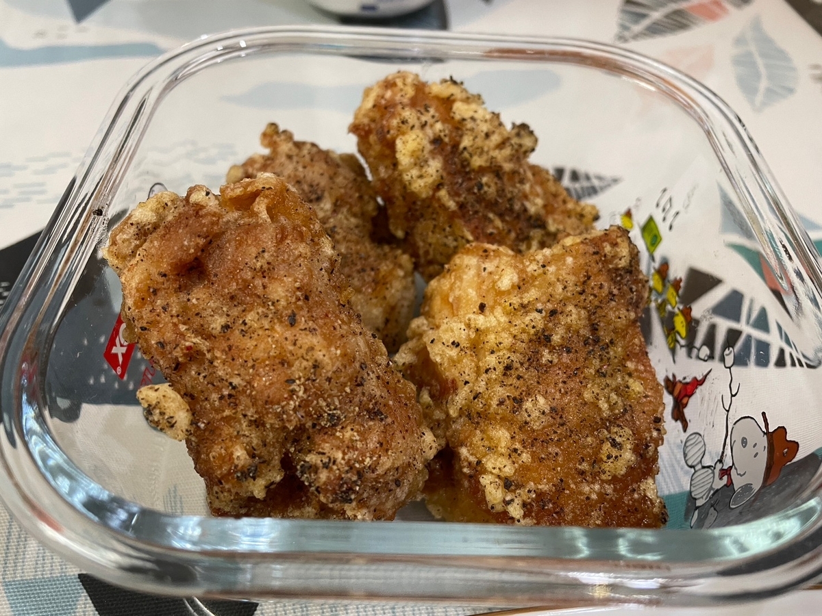知多郡東浦町にあるテイクアウトの唐揚げ専門店「からあげからり」のメニュー・黒こしょう