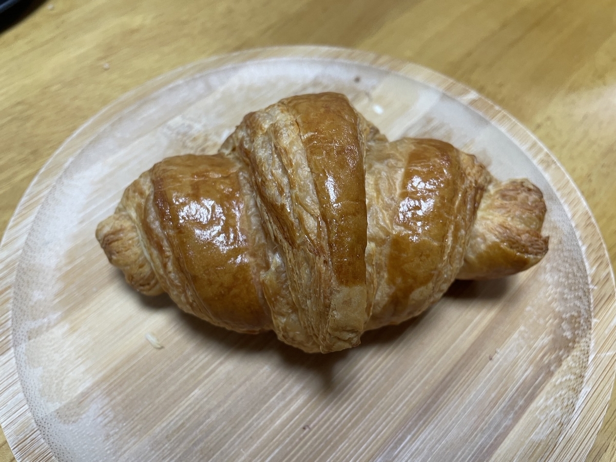 東浦町で人気のメロンパン・アルテリアベーカリーがリニューアルしたベイカーズラボのあのクロワッサン