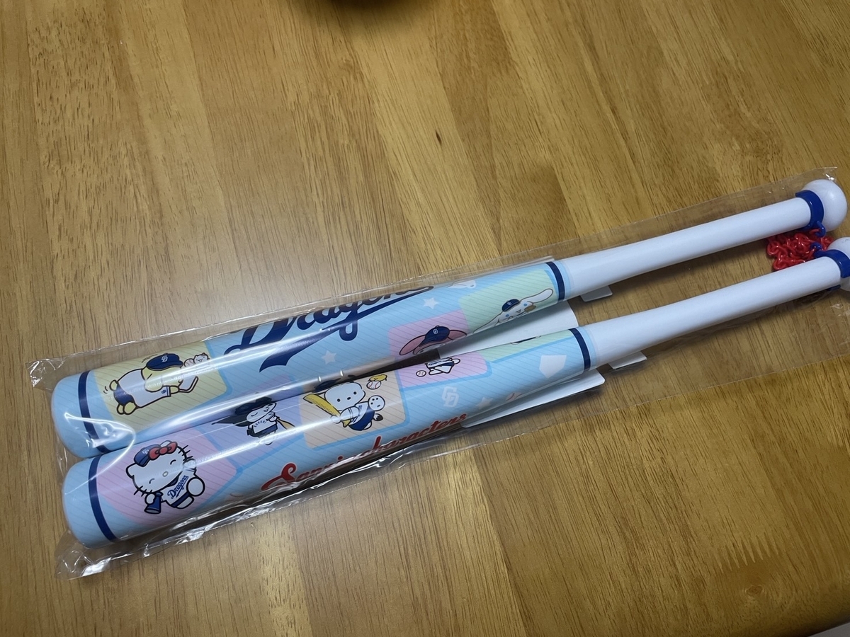 ドラゴンズとサンリオキャラクターコラボ商品カンフーバット