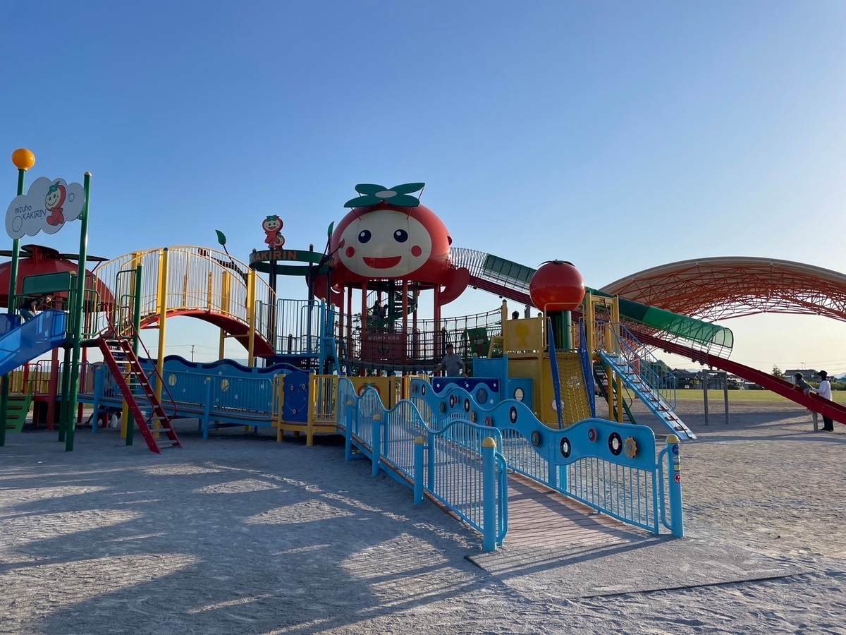 岐阜県瑞穂市の子どもの遊び場｜遊具が豊富な公園・サンコーパレットパークの複合遊具