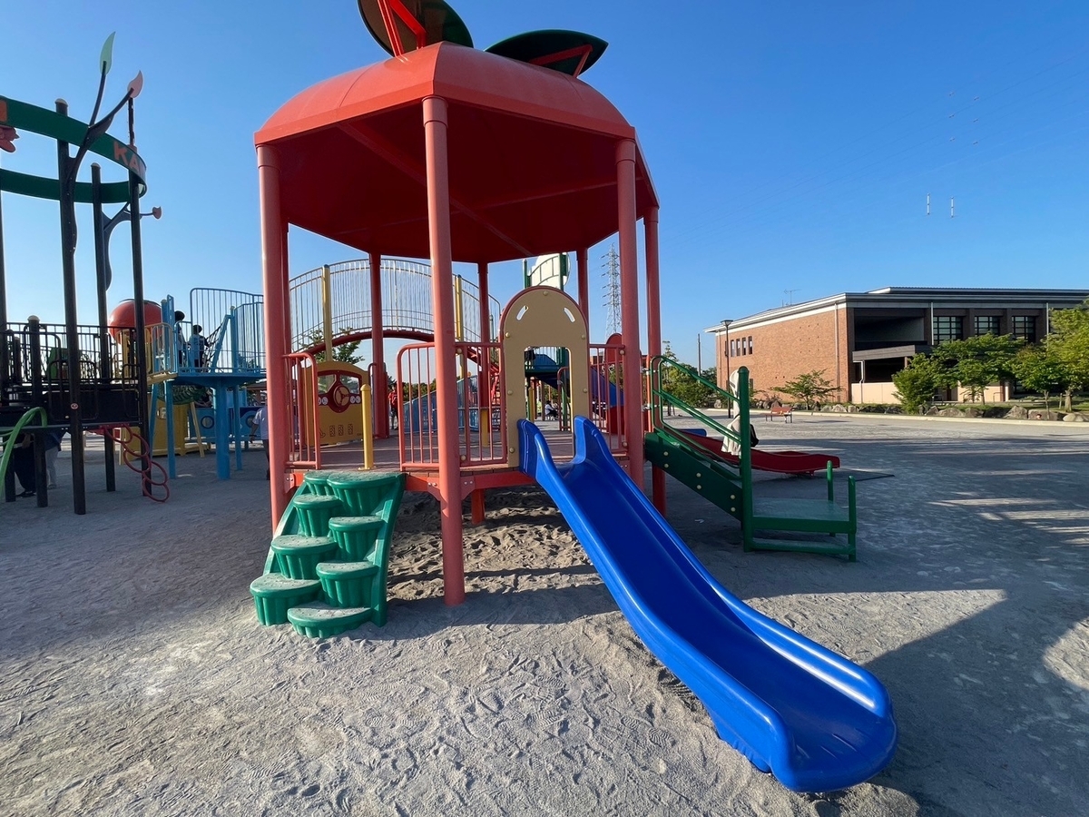 岐阜県瑞穂市の子どもの遊び場｜遊具が豊富な公園・サンコーパレットパークの大型複合遊具