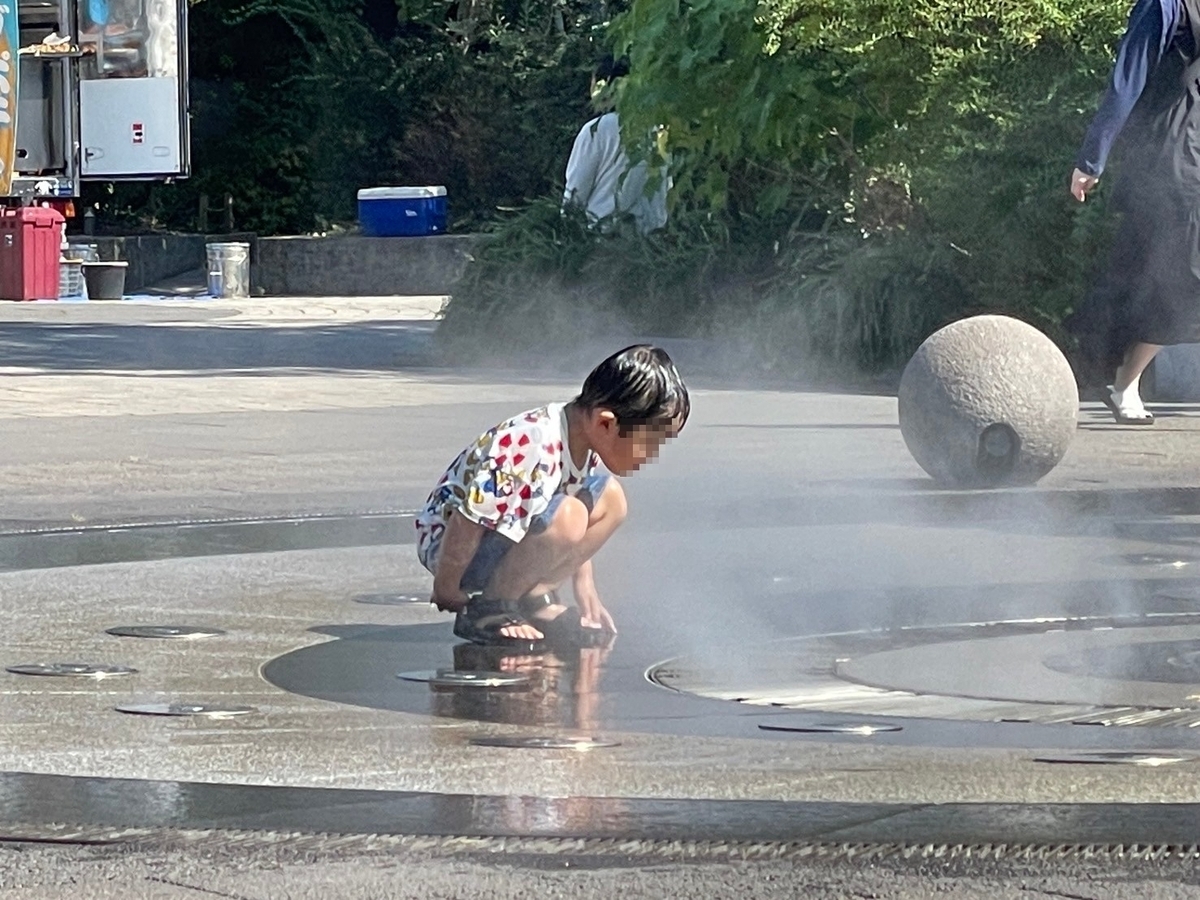 知多半島の水遊びスポット|東海市の名鉄太田川駅ロータリーにある噴水の霧