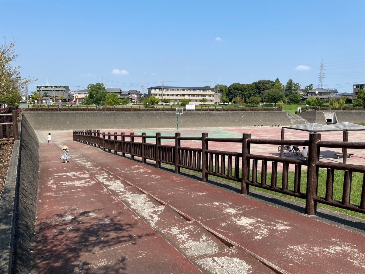 子どもの遊び場｜知立市にある新幹線が見える上重原公園の調整池
