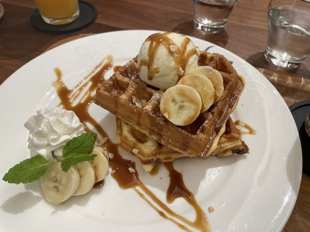 子連れランチ|名古屋市港区にる東京インテリア名古屋本店内にあるカフェ「MOAcafe」のバナナチョコワッフル