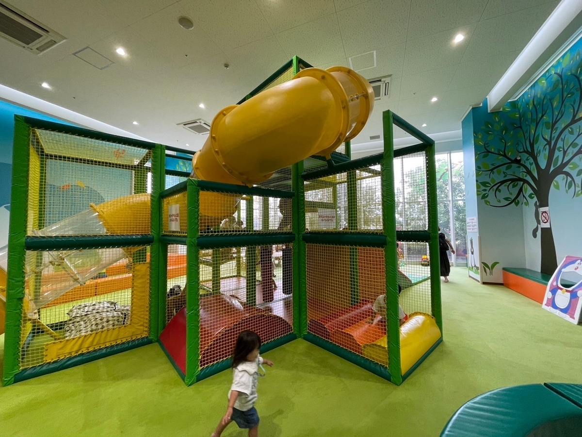 子供の遊び場｜名古屋市港区にある東京インテリア内のキッズエリアの複合遊具