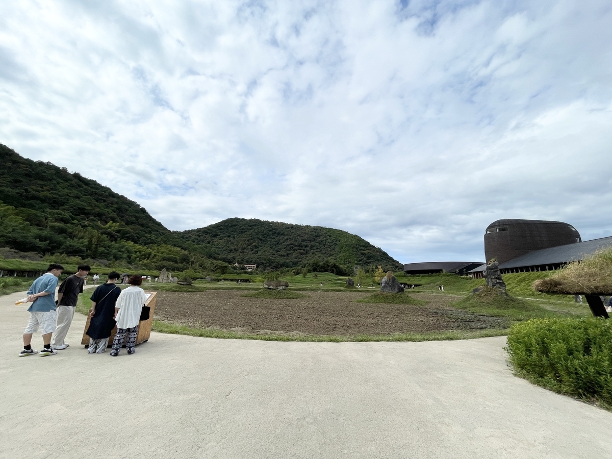 子どもとおでかけ｜滋賀県近江八幡市にあるクラブハリエの店舗「ラ・コリーナ近江八幡」の里山