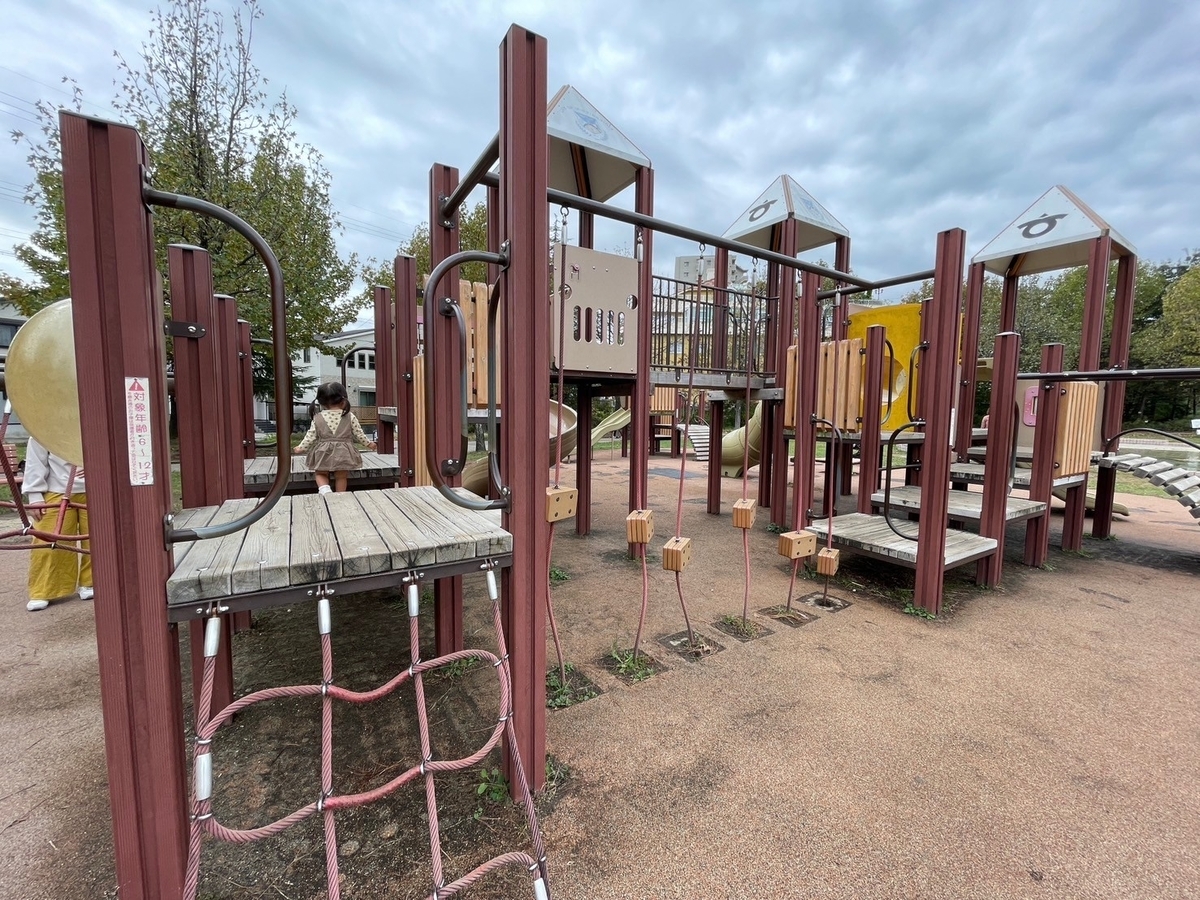 子どもの遊び場｜愛知県刈谷市にある公園ミササガパークの遊具広場・児童用複合遊具