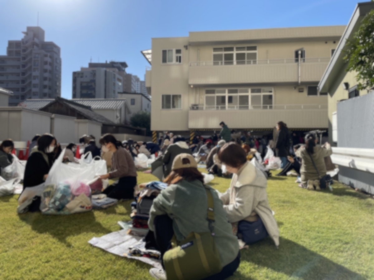 名古屋市東区にある東海地区最大級の布地・手芸用品店「大塚屋」の激安ハギレ大会2024の様子