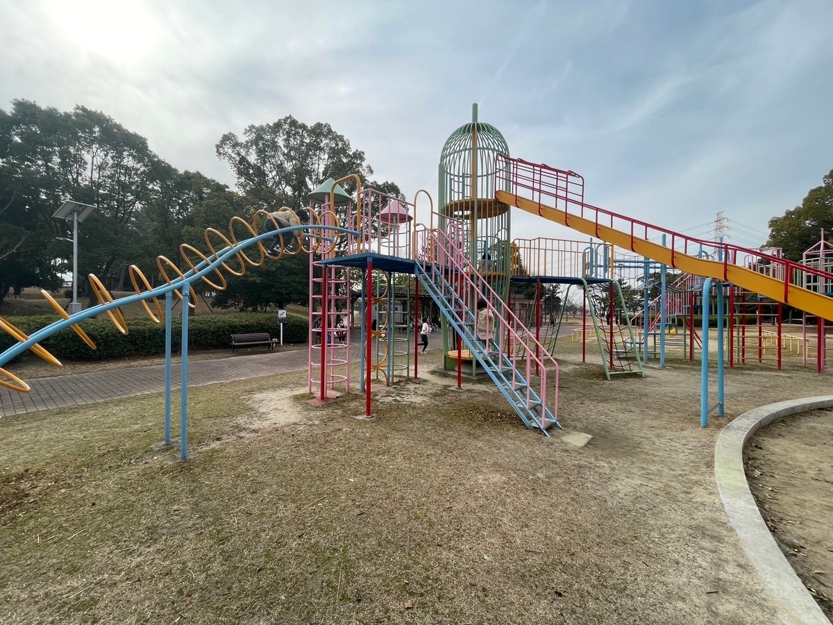 子どもの遊び場｜愛知県刈谷市にある遊具がある日高公園の大型遊具