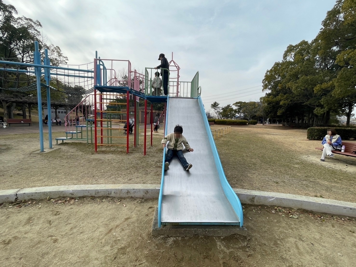 子どもの遊び場｜愛知県刈谷市にある日高公園の鉄製遊具