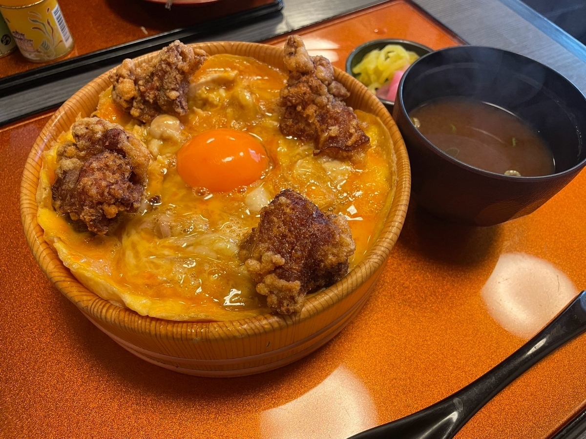 子連れランチ｜豊山町にある名古屋コーチンの親子丼の人気店「河良」の特上親子丼