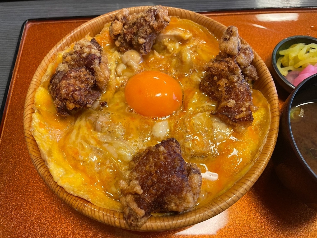 子連れランチ｜豊山町にある名古屋コーチンの親子丼の人気店「河良」の特上親子丼アップ