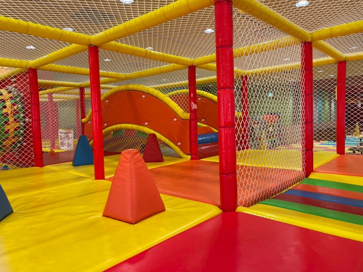子どもの遊び場|大府市のリソラ大府にある「あそびパークNamcoリソラ大府の二階建て遊具