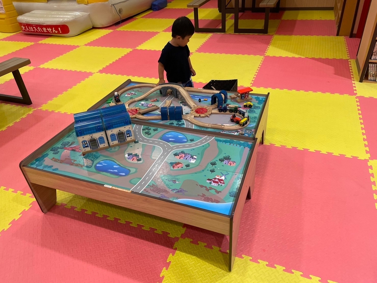 子どもの遊び場|大府市のリソラ大府にある「あそびパークNamcoリソラ大府店」のトレインコーナー