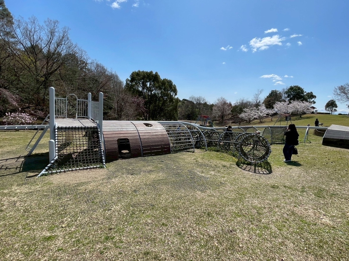 子どもの遊び場｜犬山市にある犬山ひばりケ丘公園のネット遊具