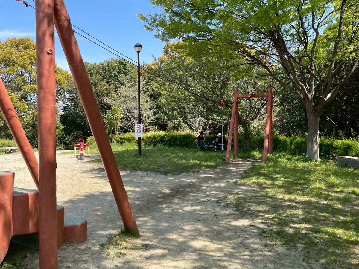子どもの遊び場｜半田市にあるタコが目印のみなと公園のターザンロープ