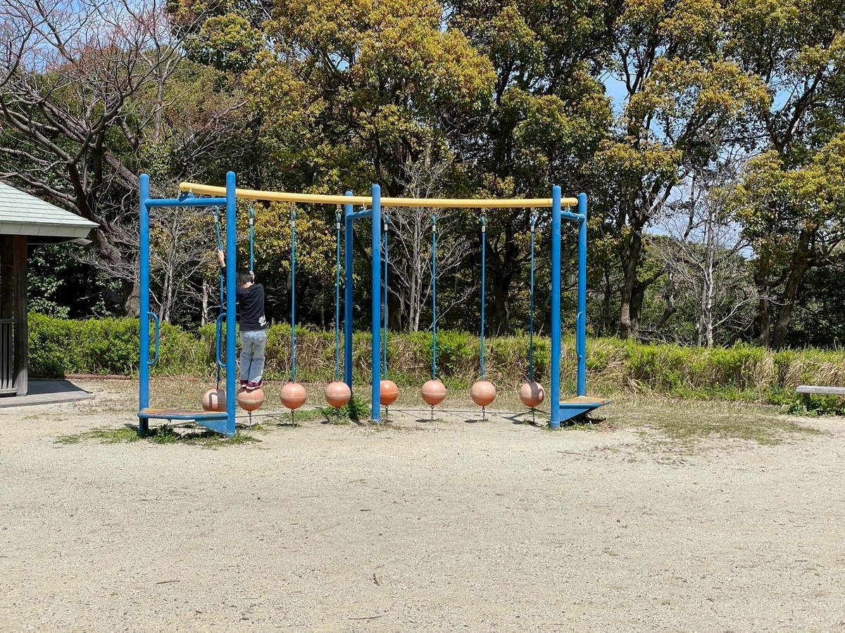 子どもの遊び場｜半田市にあるタコが目印のみなと公園のバランス綱渡り