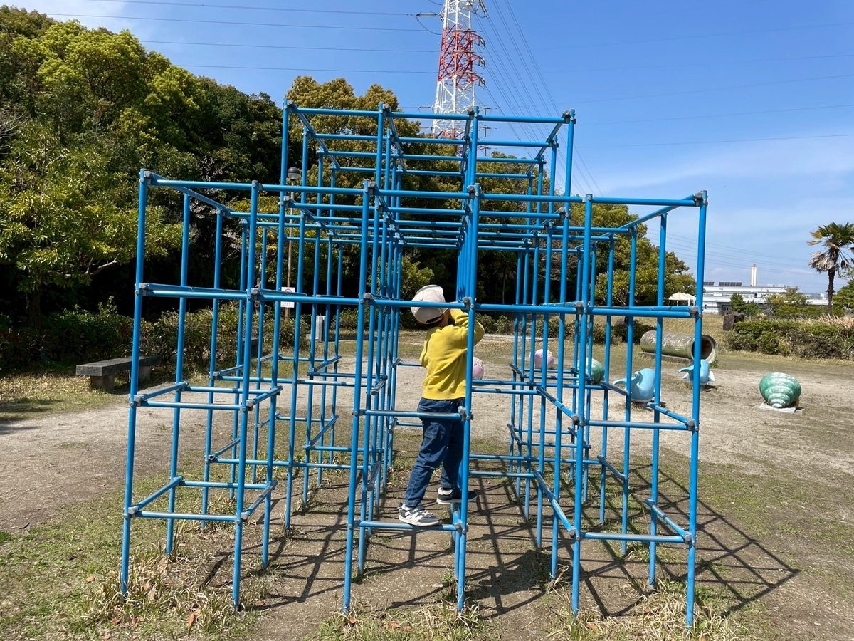 子どもの遊び場｜愛知県半田市にあるタコの遊具がシンボルのみなと公園のジャングルジム