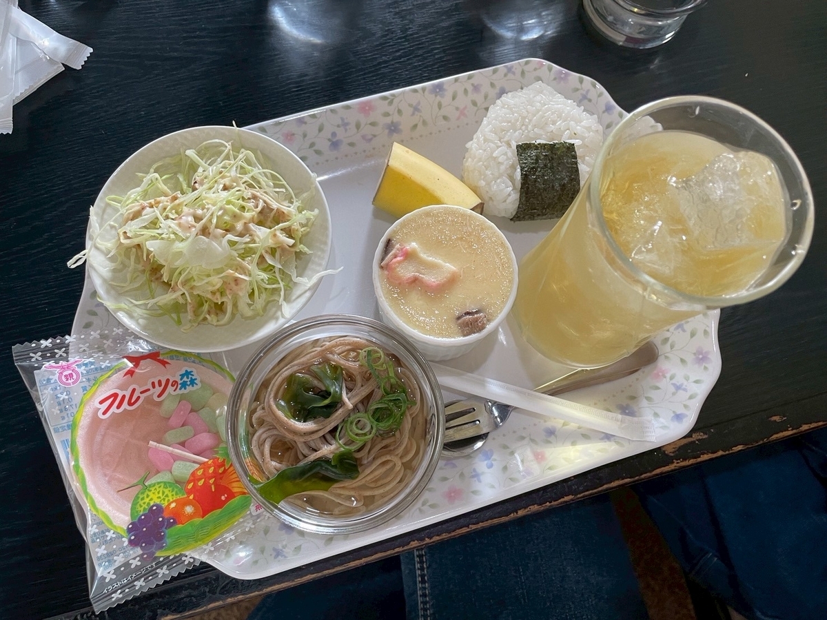 子連れモーニング｜本巣郡北方町にあるコーヒーハウスみるくのモーニングメニューおにぎり