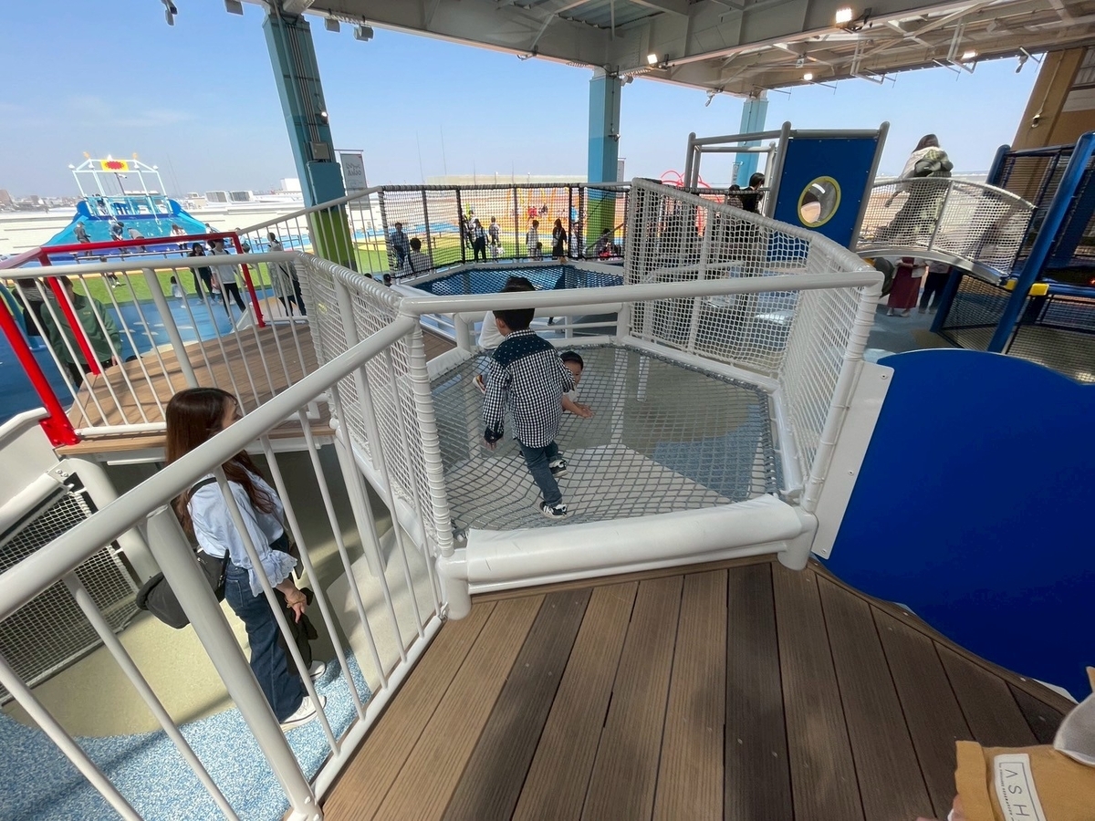 子どもの遊び場｜遊具がいっぱい！ららぽーと安城の屋上広場の雲のアスレチック
