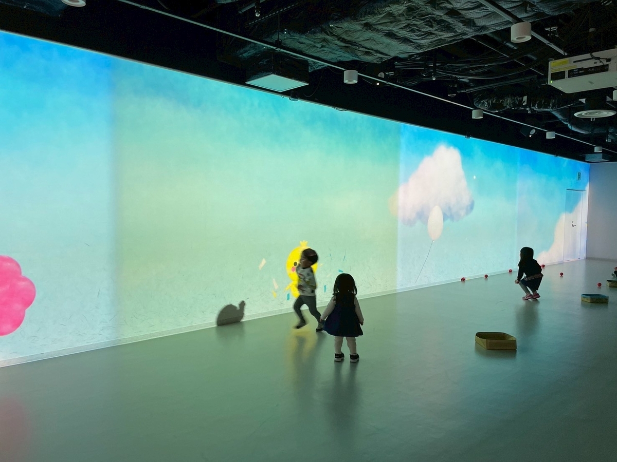 小牧市の子どもの遊び場｜大人気の巨大な室内遊び場こまきこども未来館のデジタルラボ・デジタルコンテンツ