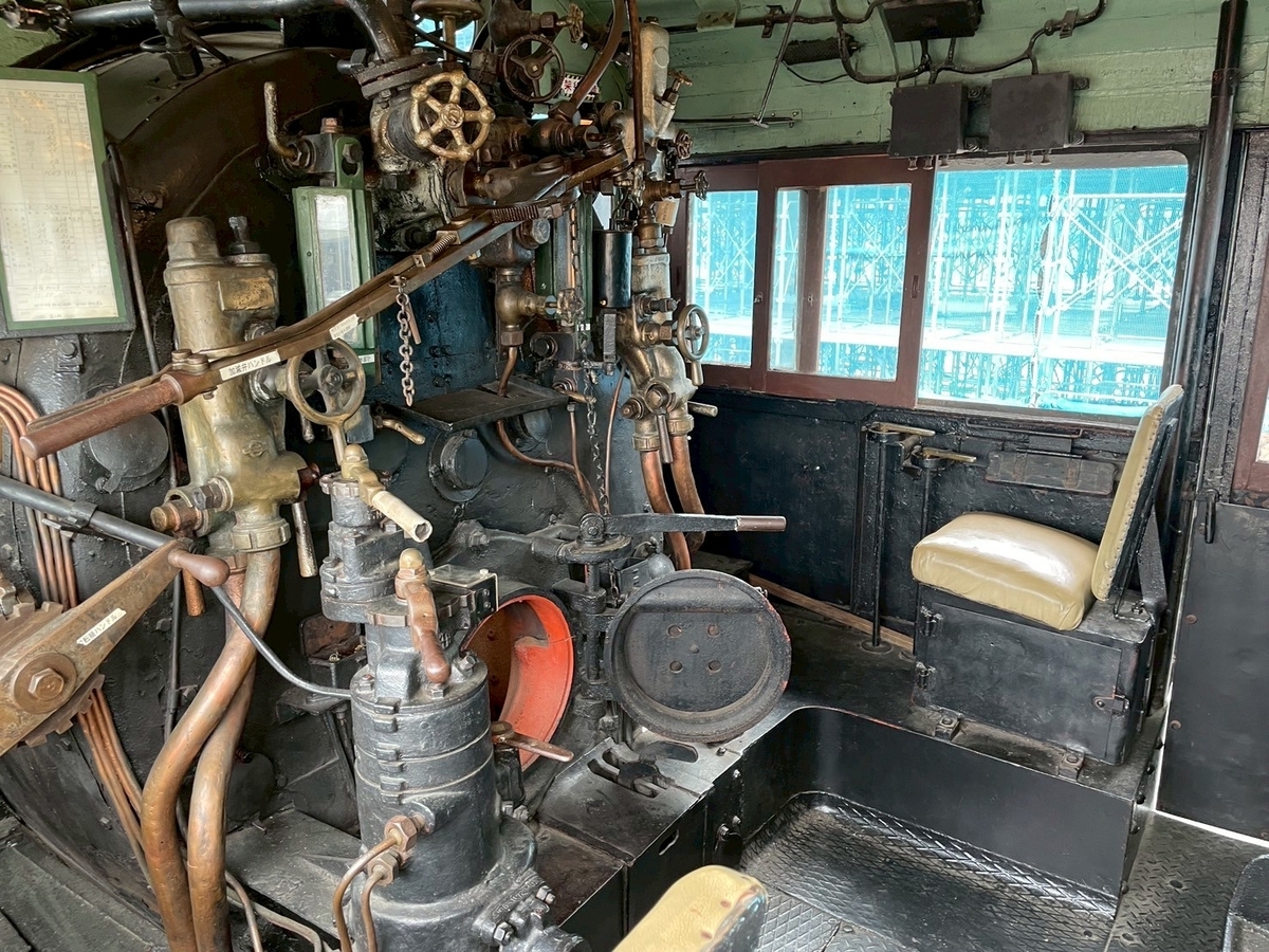 子どもとおでかけ｜JR半田駅にある半田市鉄道資料館のC11265蒸気機関車（SL）の運転台