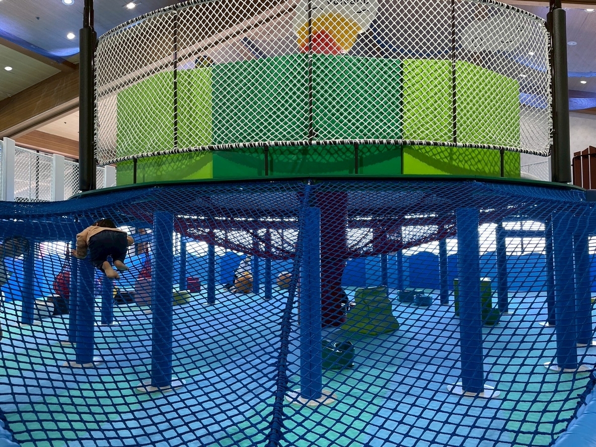 子どもとおでかけ|福井県にある人気のテーマパーク「芝政ワールド」の室内遊び場キッズパラダイス