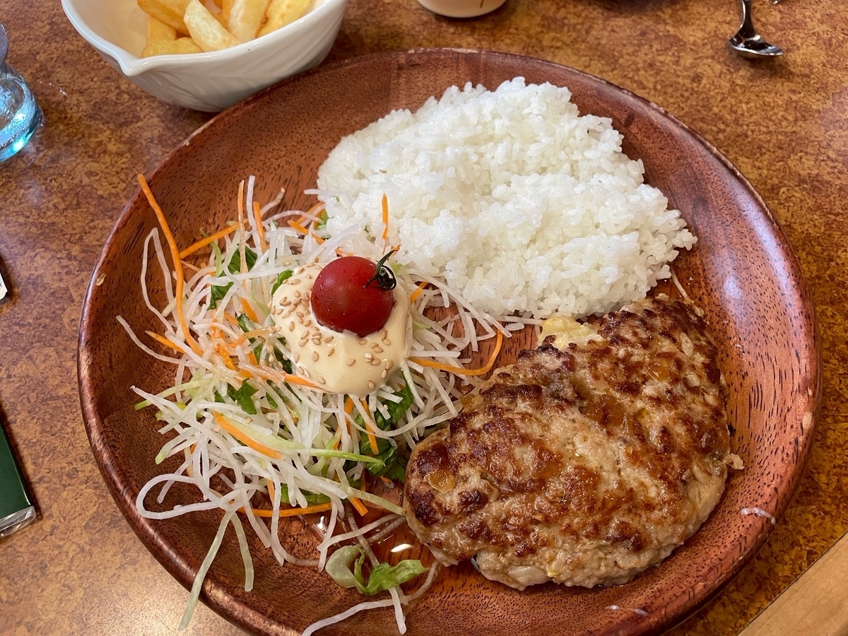 びっくりドンキーのポテサラパケットでぉっしゅ