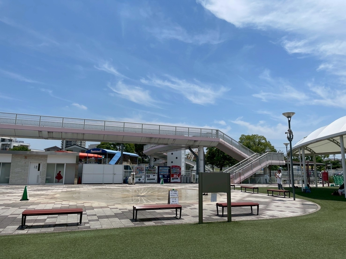 子どもの遊び場｜水遊びができる刈谷市交通児童遊園のじゃぶじゃぶ噴水池