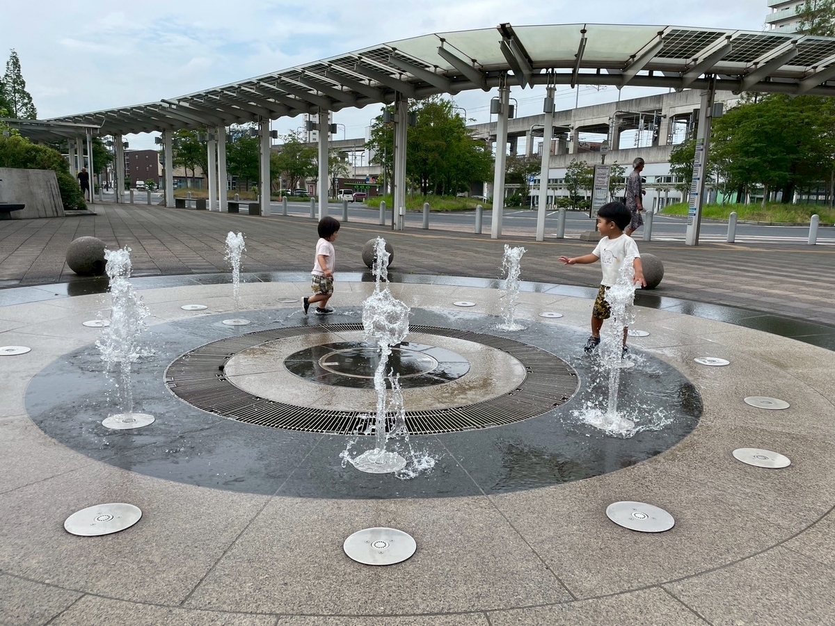 水遊びスポット｜東海市の太田川駅東口のロータリーにある噴水
