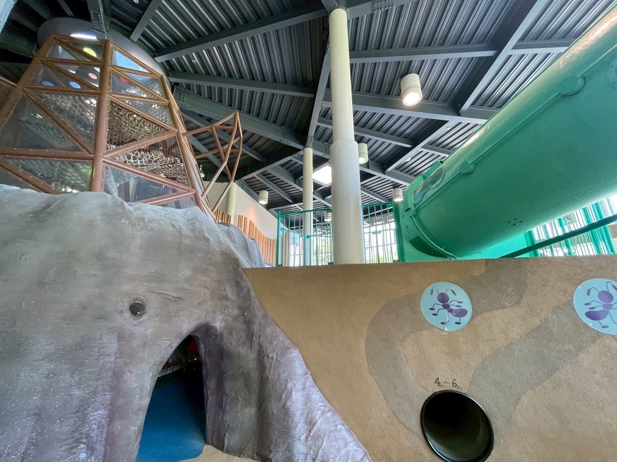 子どもの遊び場｜豊田市にある室内遊びも水遊びもできる鞍ヶ池公園のプレイハウスの大型遊具