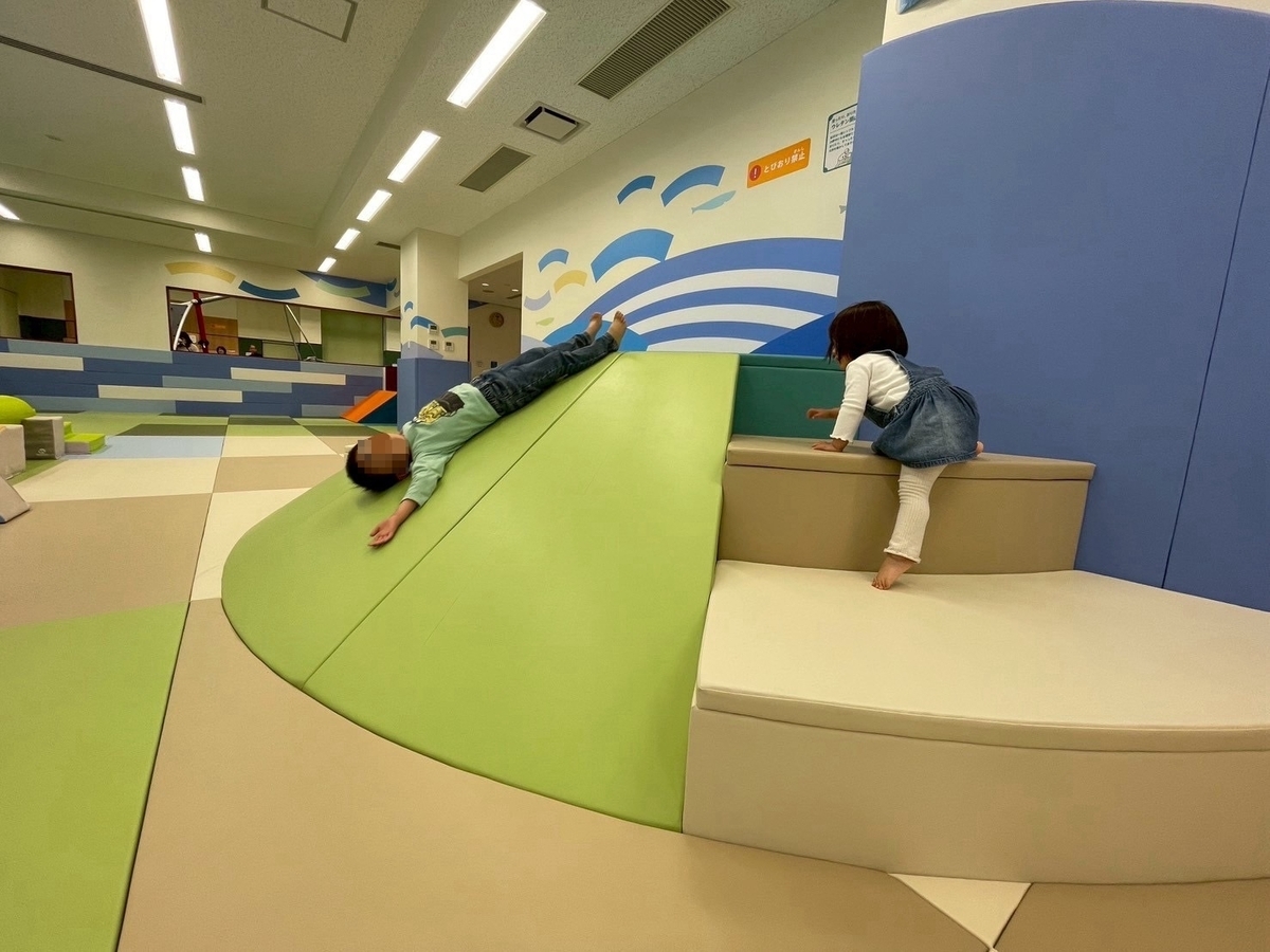 子どもの遊び場|海津市にあるボーネルンドプロデュースの室内遊び場があるこども未来館ZUTTO(ズット)のアクティブエリア