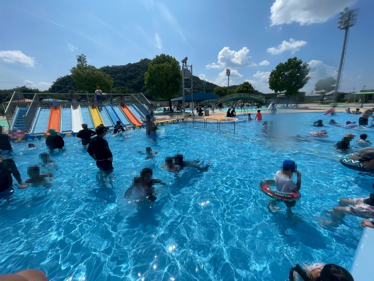 子どもの遊び場｜岐阜県各務原市鵜沼にある屋外プール「各務原市民プール」の児童プール