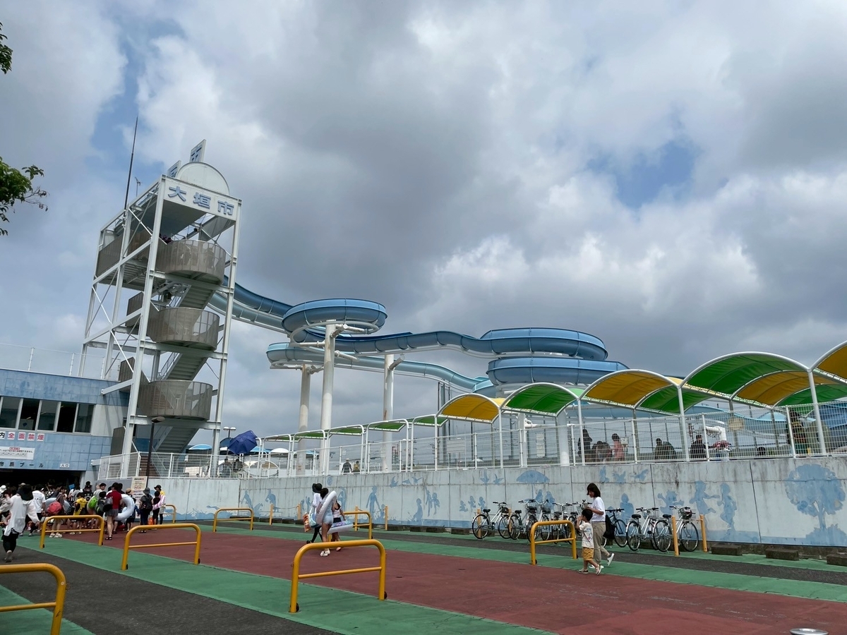 子どもの遊び場|愛知県大垣市にある大垣市民プールの全体