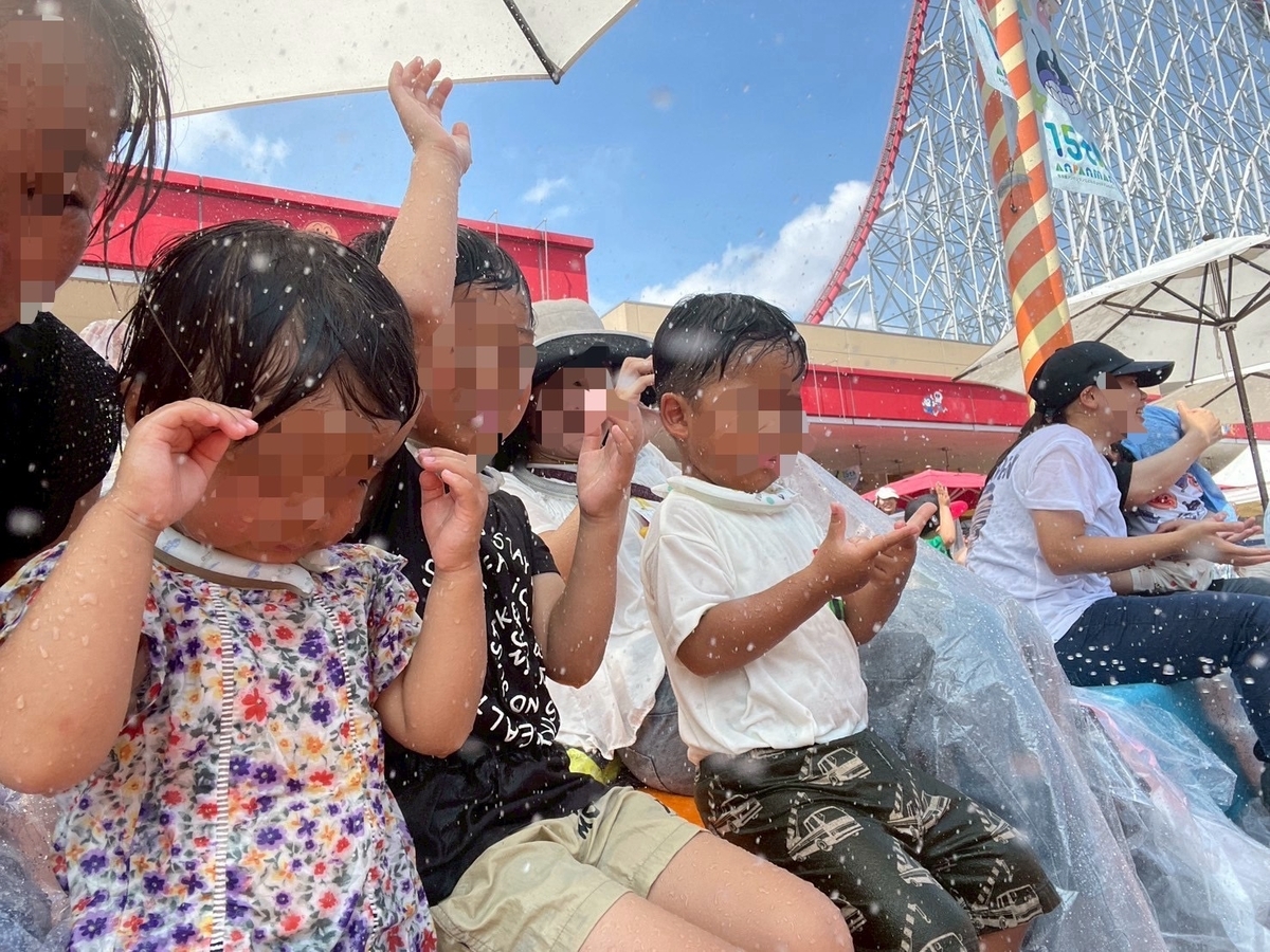 水かけパレードが人気の夏の名古屋アンパンマンこどもミュージアム体験記｜ばいきんまんのイタズラみずてっぽう！オン パレ～ド！の最前列