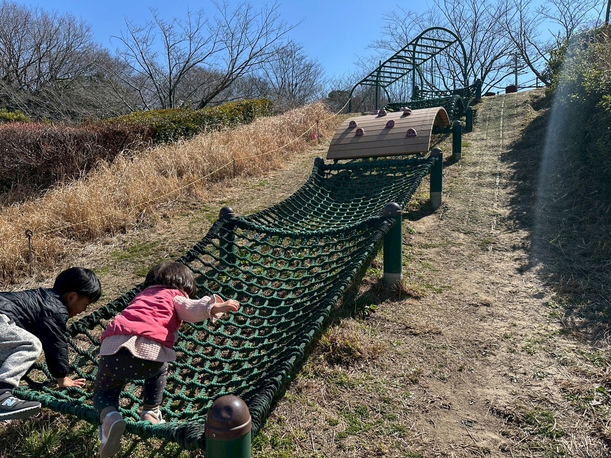 子どもの遊び場｜知多市にある遊具がリニューアルしたメディアス七曲公園のネット遊具