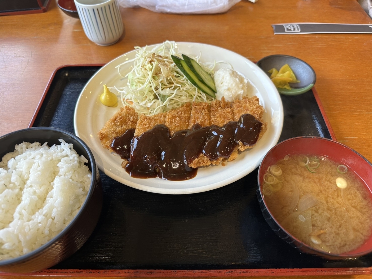 子連れランチ｜本巣市にある「道の駅織部の里もとす」のレストラン和美庵のとんかつ定食