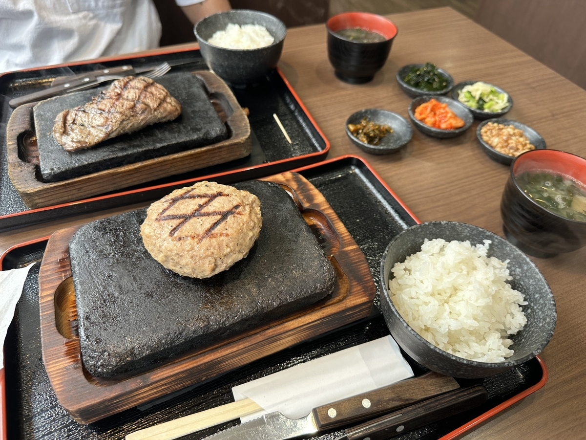 半田市｜あみやき亭系列の感動の肉と米半田店のあらびきハンバーグ