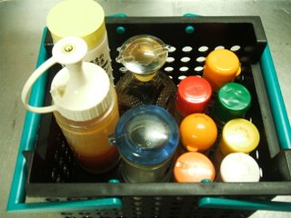 ミニマリスト 調味料 ケースに収めた ミニマリスト 調味料 ケースに収めた