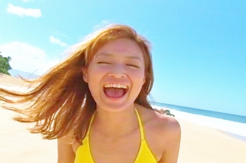 亀井絵里・笑顔 二 - Dark blueの絵日記