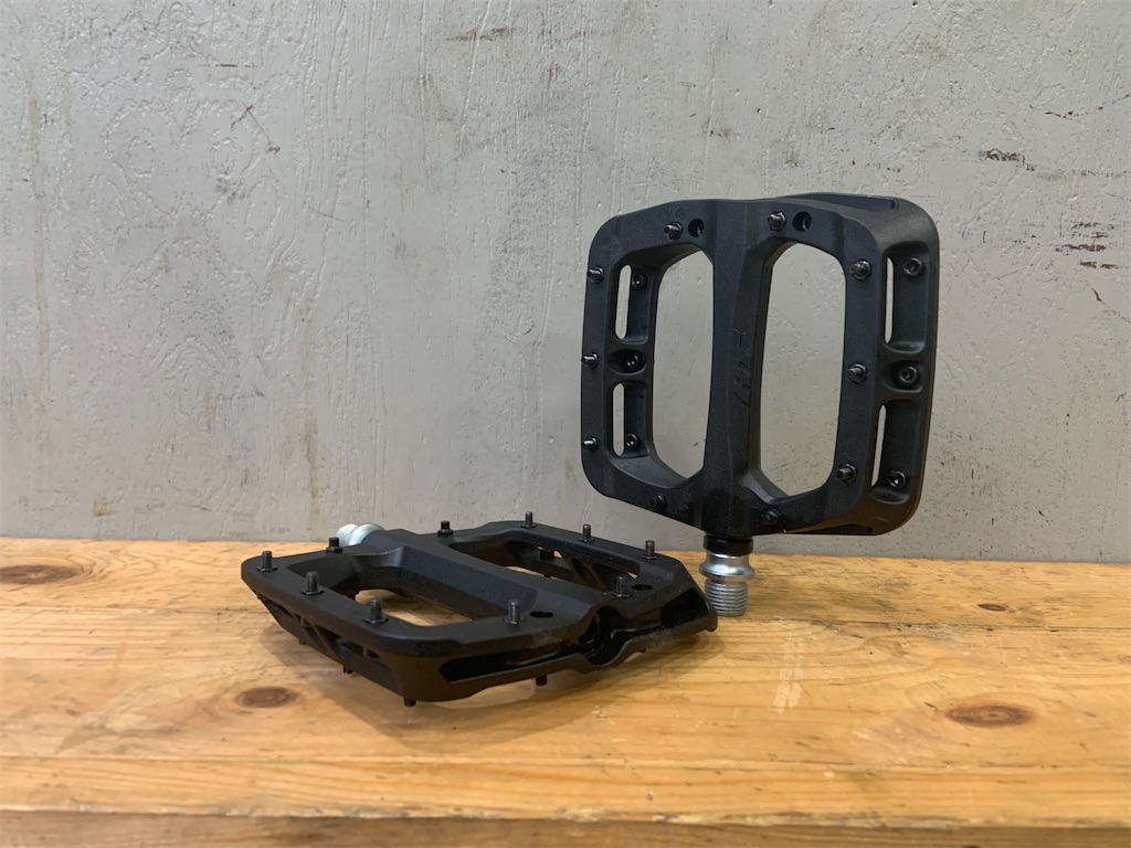 フラットペダルについて - 明雅屋の感想