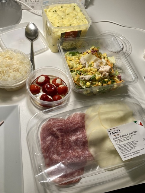 ミレニアムシティ内のスーパーで購入した食材のパッケージ一覧