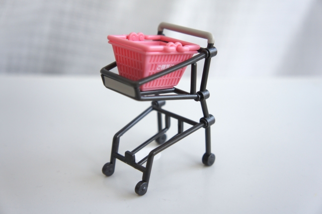 買い物カートにもウイルスは付着しています
