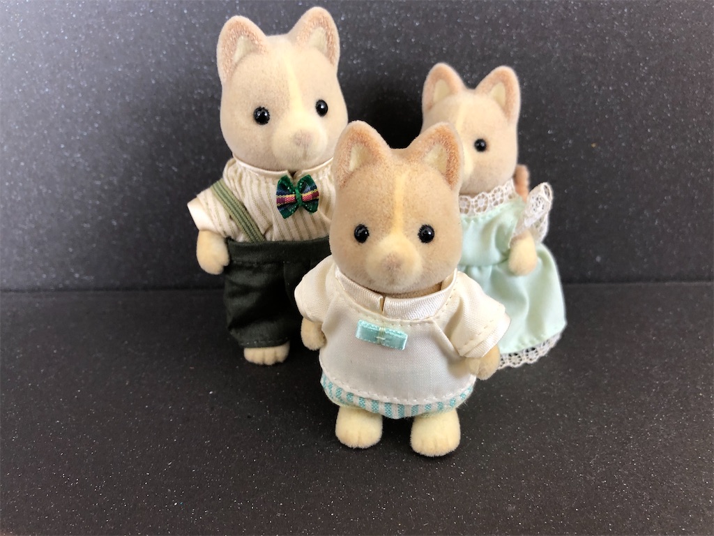 アーバンシリーズ オークル犬 日本版と海外版 - 森の住人